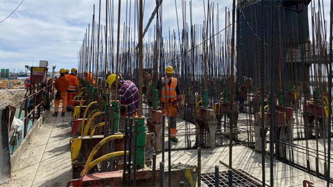 Nuova calata cantieri navali Sestri. Lavori senza sosta