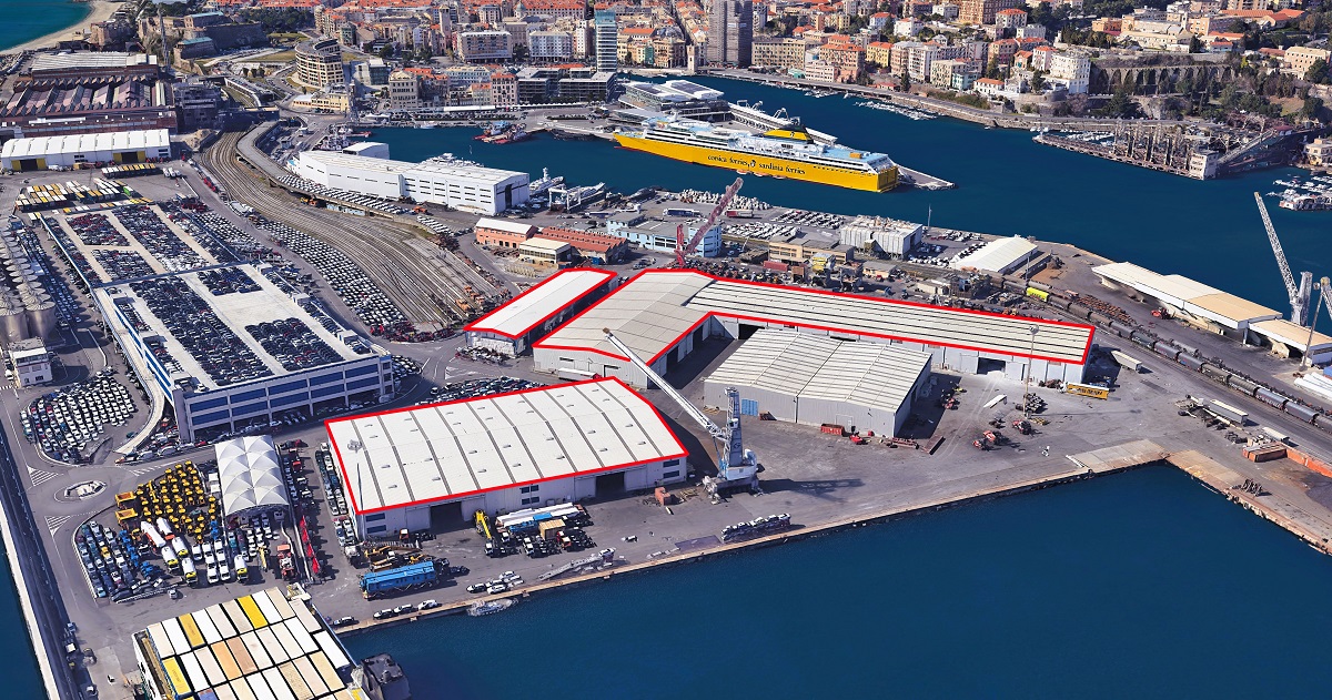 Realizzazione impianti fotovoltaici sui capannoni del Porto di Savona – Zona 32 Alti Fondali