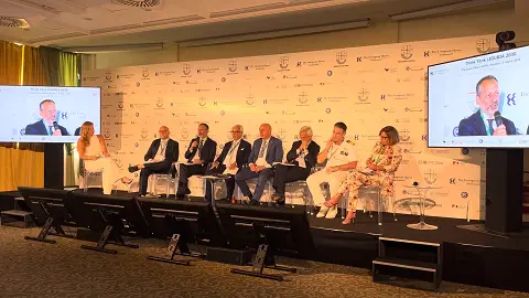 Forum Ambrosetti, Matteo Paroli lancia la strategia dei Ports of Genoa su GNL, IA e sostenibilità